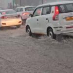 मुंबई में भारी बारिश, पुणे में बादल फटा