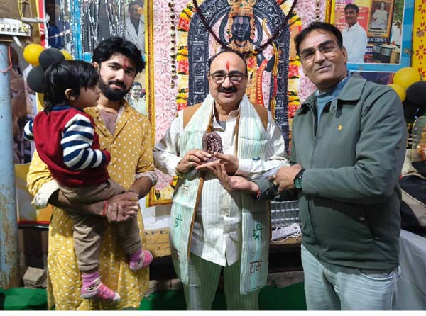 आस्था और समर्पण का केन्द्र बना कैंसर पीडि़तों का आश्रम : पवन धूपड़